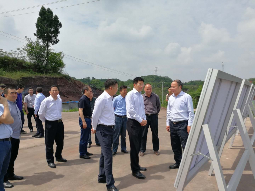 省住建廳廳長(zhǎng)張正紅調(diào)研衛(wèi)康院新校區(qū)建設(shè)