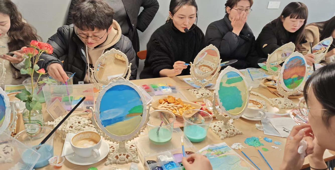 川南咨詢 | “繪夢綻芳華，療愈繪時光”公司工會組織開展慶祝“三八”婦女節(jié)活動